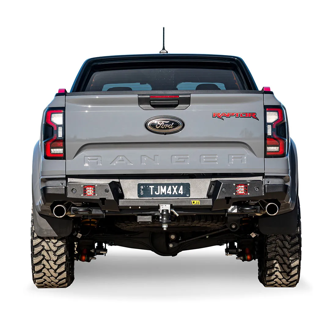 TJM REAR PROTECTION STEP BLACK STEEL